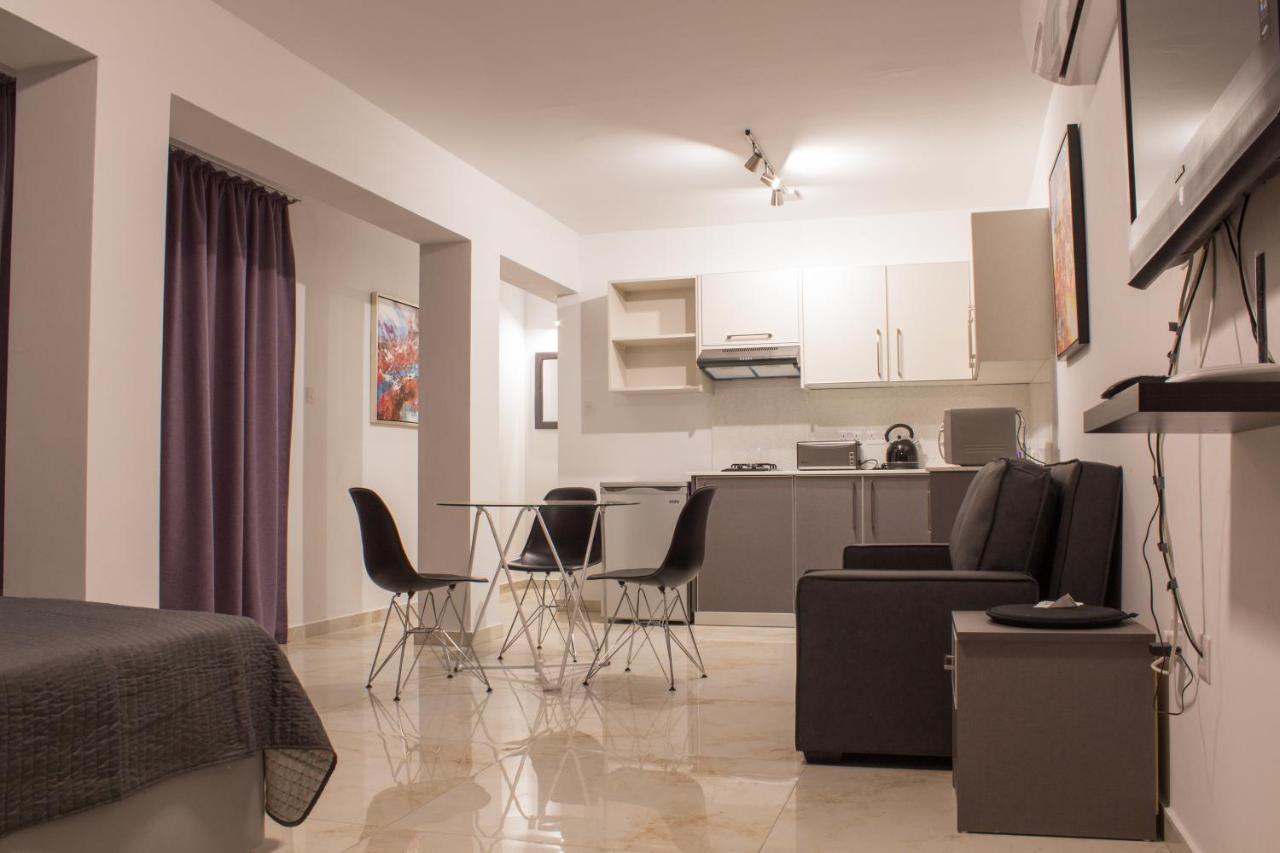 Makronissos Apartament *